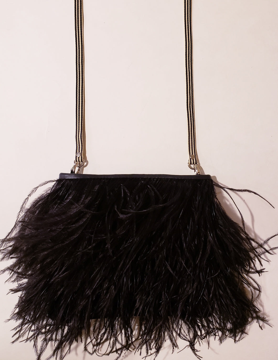Fancy Feather Handbag – KOLUNTU